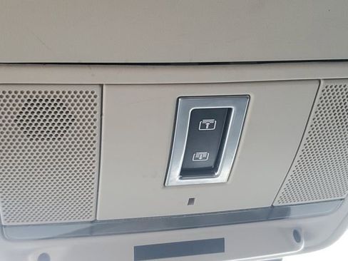 Used 2015 Land Rover Range Rover Evoque Pure Plus image 20