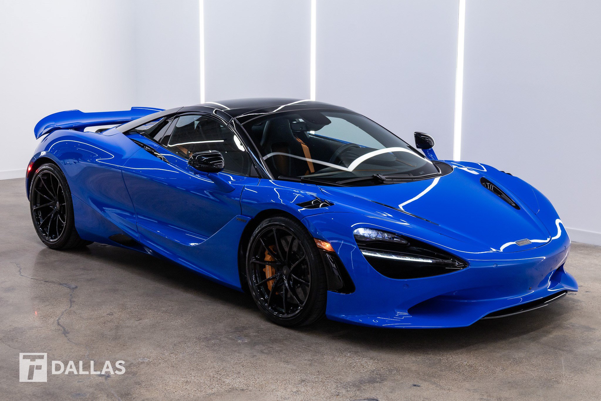 Used 2027 McLaren 750S Spider RWD image 16