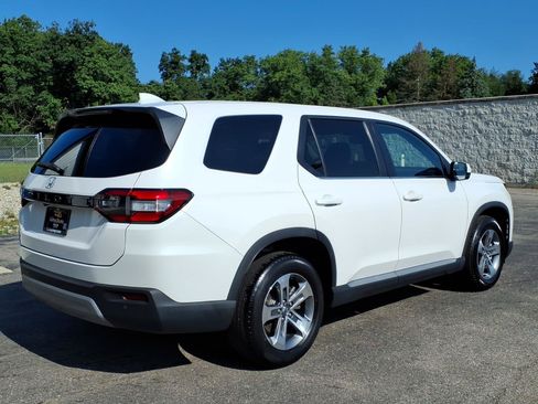 Certified 2024 Honda Pilot EX-L image 11