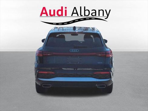 Certified 2025 Audi Q5 Premium w/ Convenience Package AWD/4WD image 5