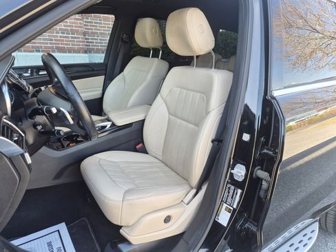 Used 2017 Mercedes-Benz GLS 450 4MATIC image 11