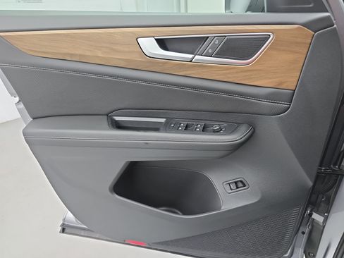 Certified 2025 Volkswagen Atlas SE AWD/4WD image 28