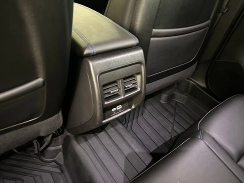 Certified 2025 Cadillac XT4 Sport FWD image 34