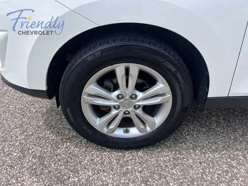Used 2011 Hyundai Tucson GLS FWD image 10