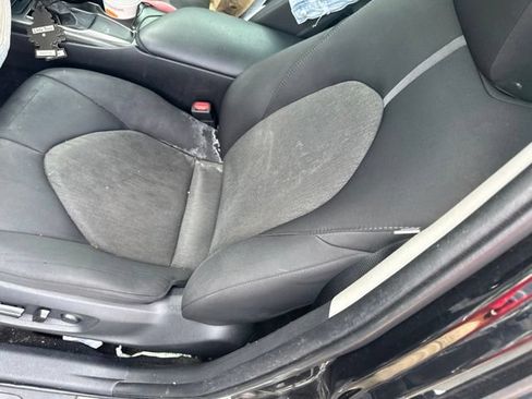 Used 2021 Toyota Camry LE FWD image 11