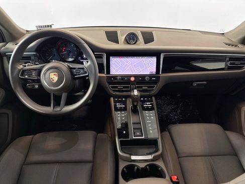 Used 2025 Porsche Macan AWD/4WD image 20