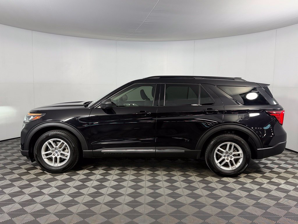 Used 2025 Ford Explorer Active RWD image 8
