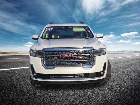 Used 2023 GMC Acadia Denali w/ Denali Technology Package FWD image 18