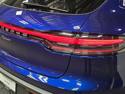 Certified 2026 Porsche Macan AWD/4WD image 30