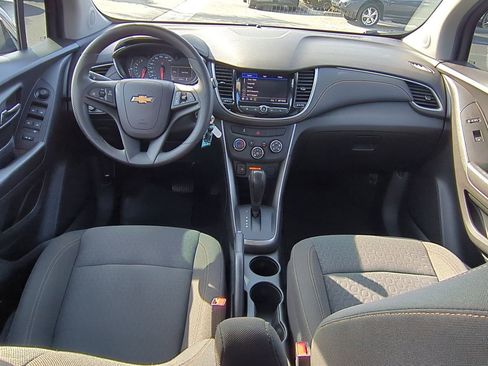 Used 2022 Chevrolet Trax LS w/ Tint and Cruise Package image 18