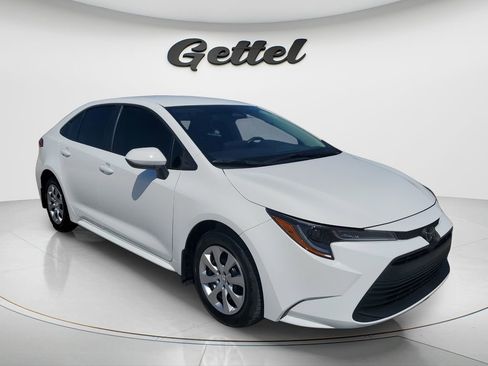 Used 2026 Toyota Corolla LE image 3