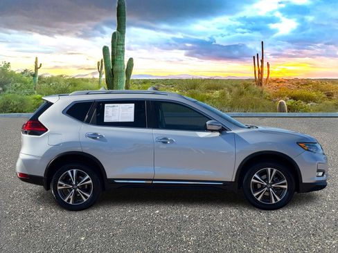 Used 2017 Nissan Rogue SL w/ SL Premium Package image 8