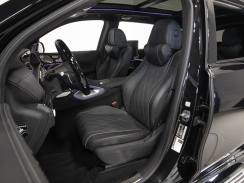 Used 2024 Mercedes-Benz Maybach GLS 600 image 3