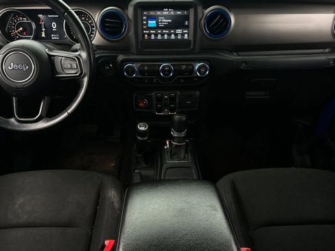 Used 2021 Jeep Gladiator Sport image 4