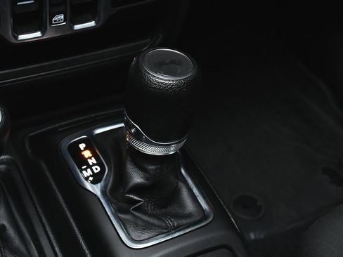 Used 2023 Jeep Wrangler Unlimited w/ 8.4" Radio Group image 27