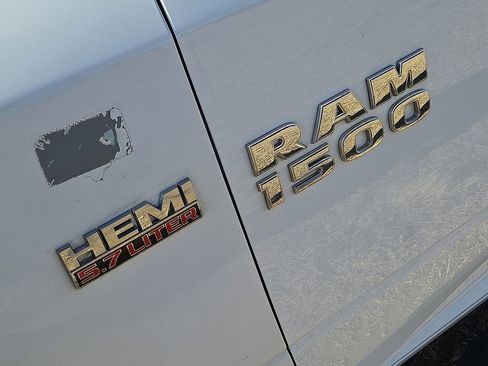 Used 2014 RAM 1500 4x4 Crew Cab w/ Exterior Appearance Group image 12