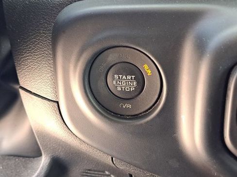 Used 2023 Jeep Gladiator Sport image 11