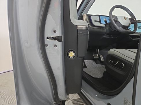 Used 2024 Rivian R1T Adventure AWD/4WD image 30