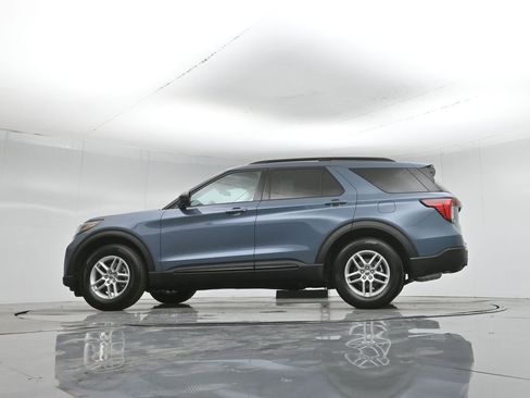 New 2026 Ford Explorer Active RWD image 52