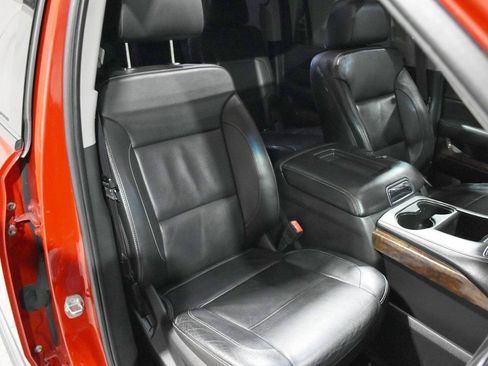 Used 2016 Chevrolet Suburban LT RWD image 20