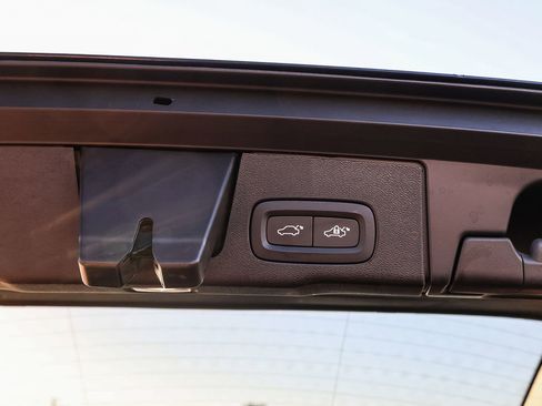 Used 2026 Volvo XC60 B5 Plus w/ Protection Package Premier image 31