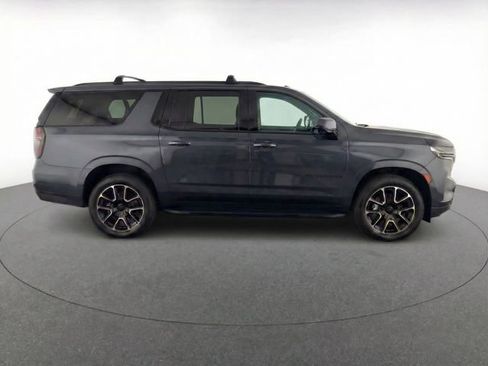 Used 2022 Chevrolet Suburban RST w/ Luxury Package image 9