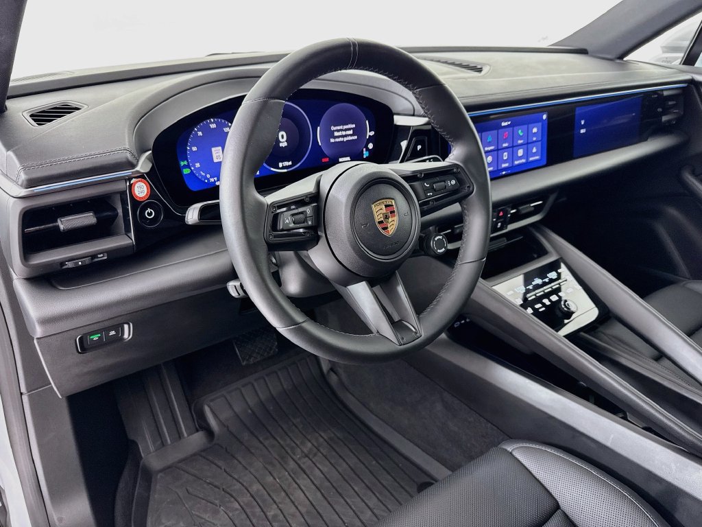 Certified 2024 Porsche Macan 4 Electric AWD/4WD image 4