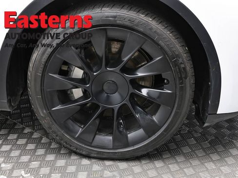 Used 2022 Tesla Model Y Long Range AWD/4WD image 24
