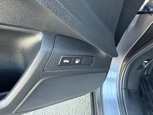 Used 2020 Honda Clarity Touring image 22