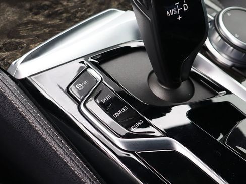 Used 2022 BMW 540i w/ M Sport Package RWD image 39