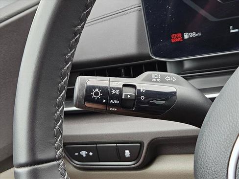 Used 2025 Kia Carnival SX FWD image 20