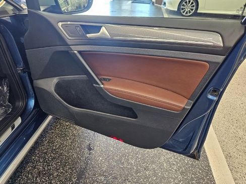 Used 2017 Volkswagen Golf Alltrack S image 34