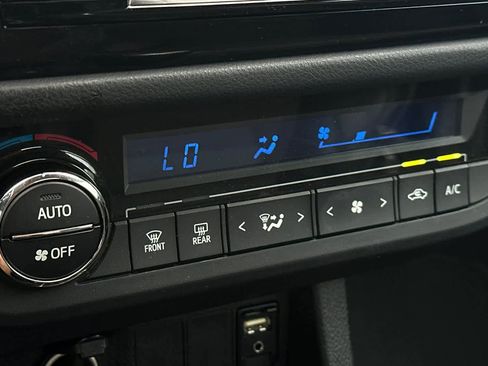 Used 2015 Toyota Corolla S FWD image 21