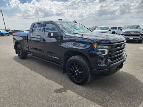 Used 2025 Chevrolet Silverado 1500 High Country w/ Midnight Edition AWD/4WD image 9