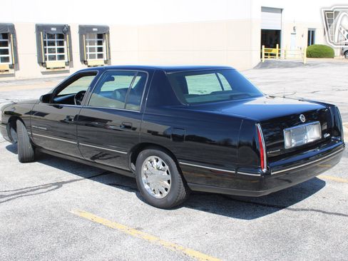 Used 1999 Cadillac De Ville Concours image 7