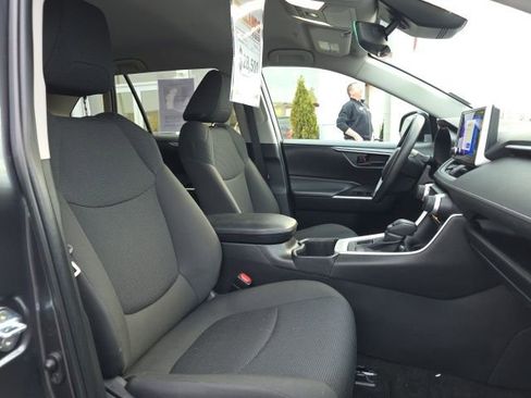 Used 2023 Toyota RAV4 LE image 16