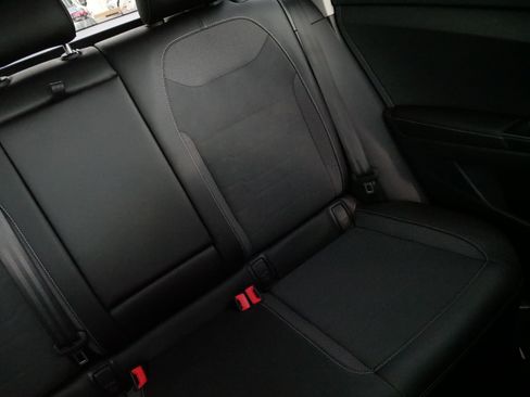 Certified 2025 Volkswagen Taos SE AWD/4WD image 14