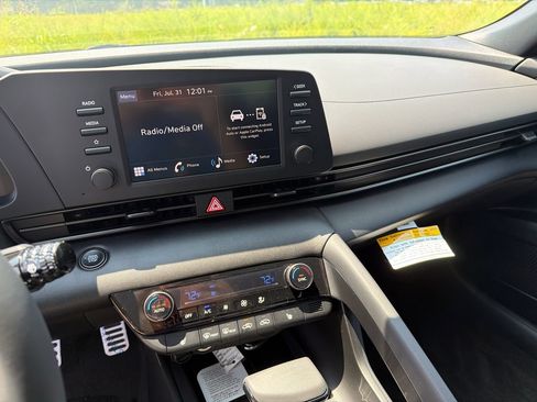 New 2026 Hyundai Elantra SEL Sport FWD image 28