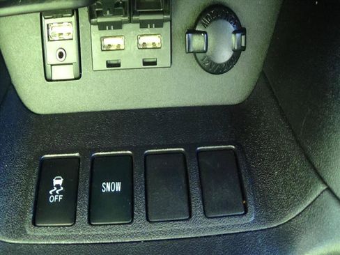 Used 2019 Toyota Highlander LE image 24