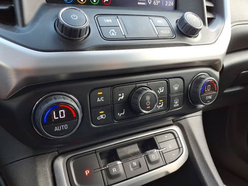 Used 2023 GMC Acadia SLE FWD image 18
