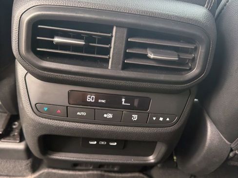 Used 2025 Honda Pilot EX-L image 25