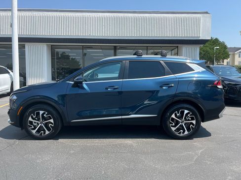 Used 2023 Kia Sportage EX AWD/4WD image 17
