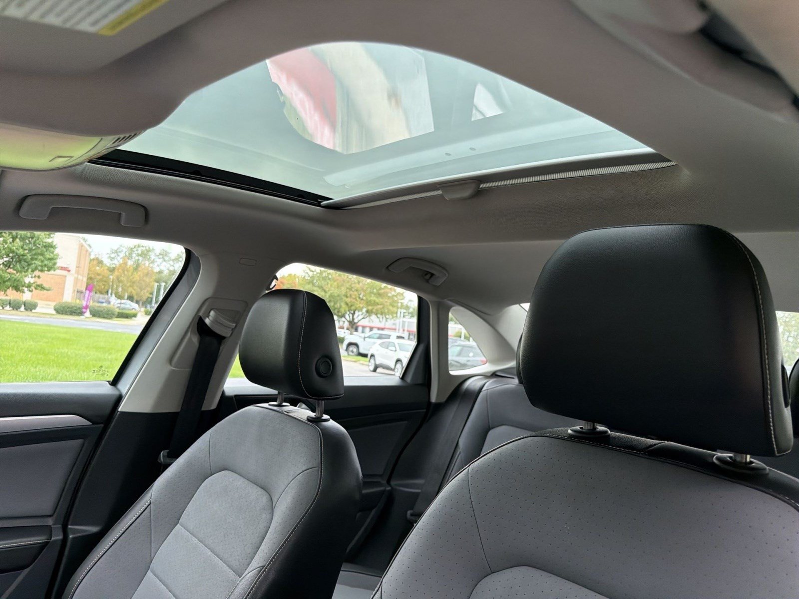 Used 2025 Volkswagen Jetta SE FWD image 22
