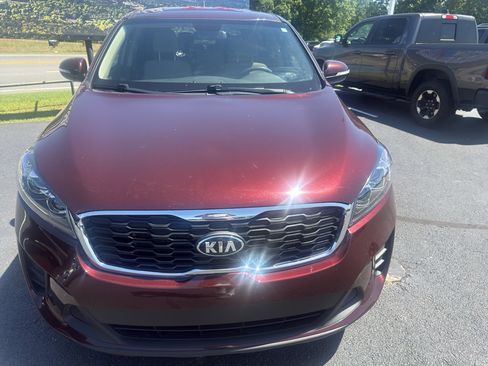 Used 2020 Kia Sorento LX FWD image 2