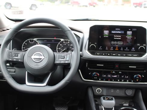 Certified 2023 Nissan Rogue SL w/ SL Premium Package AWD/4WD image 21
