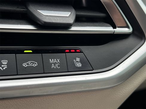 Used 2023 BMW X6 xDrive40i w/ Executive Package image 19