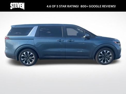 Used 2024 Kia Carnival EX image 4