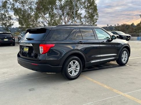 Used 2022 Ford Explorer XLT image 5
