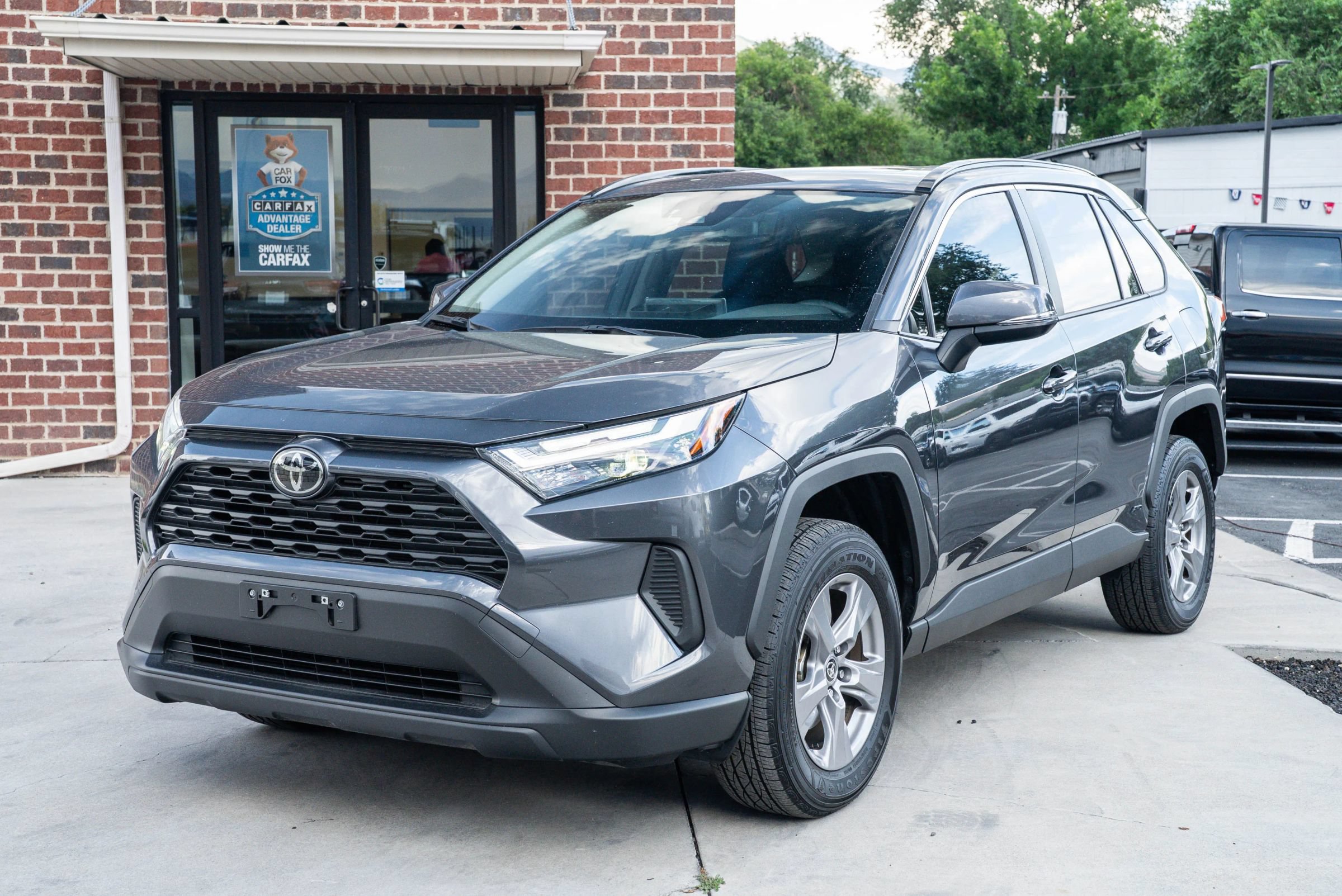 Used 2025 Toyota RAV4 XLE w/ Convenience Package AWD/4WD image 1