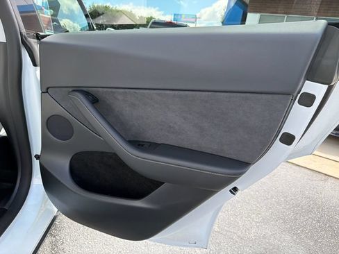 Used 2023 Tesla Model Y Long Range AWD/4WD image 16